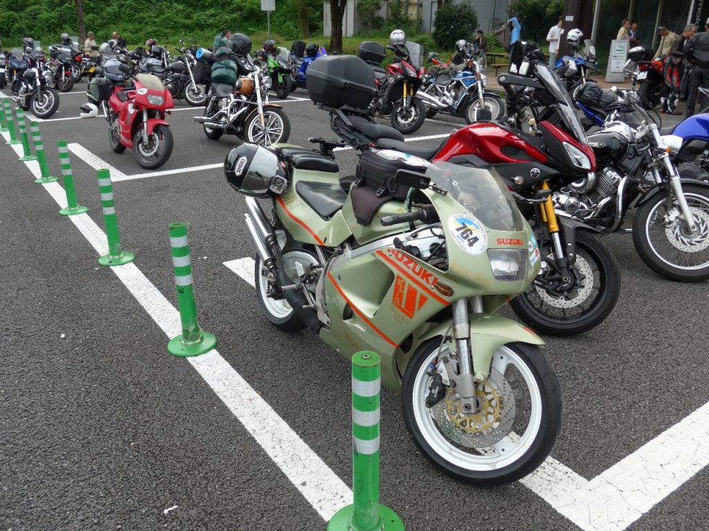 談合坂で見かけた SSTR 参加者の V ガンマ (RGV-250Γ)