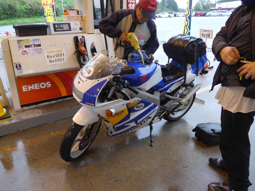 有磯海 S.A. のガソリンスタンドで見かけた NSR-250