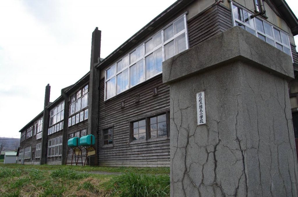 増毛小学校校舎