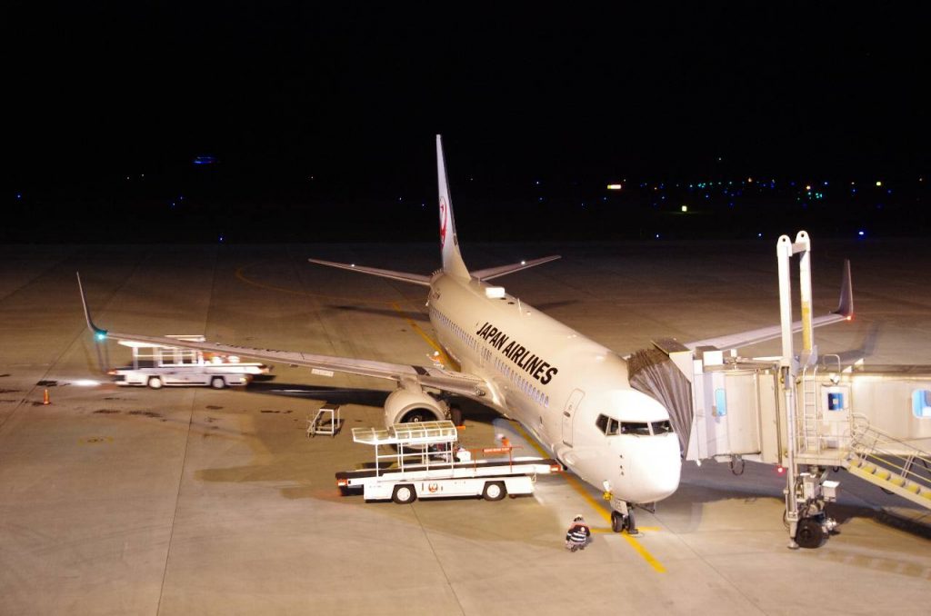 復路も往路と同じ機体・機材、JA325J だった