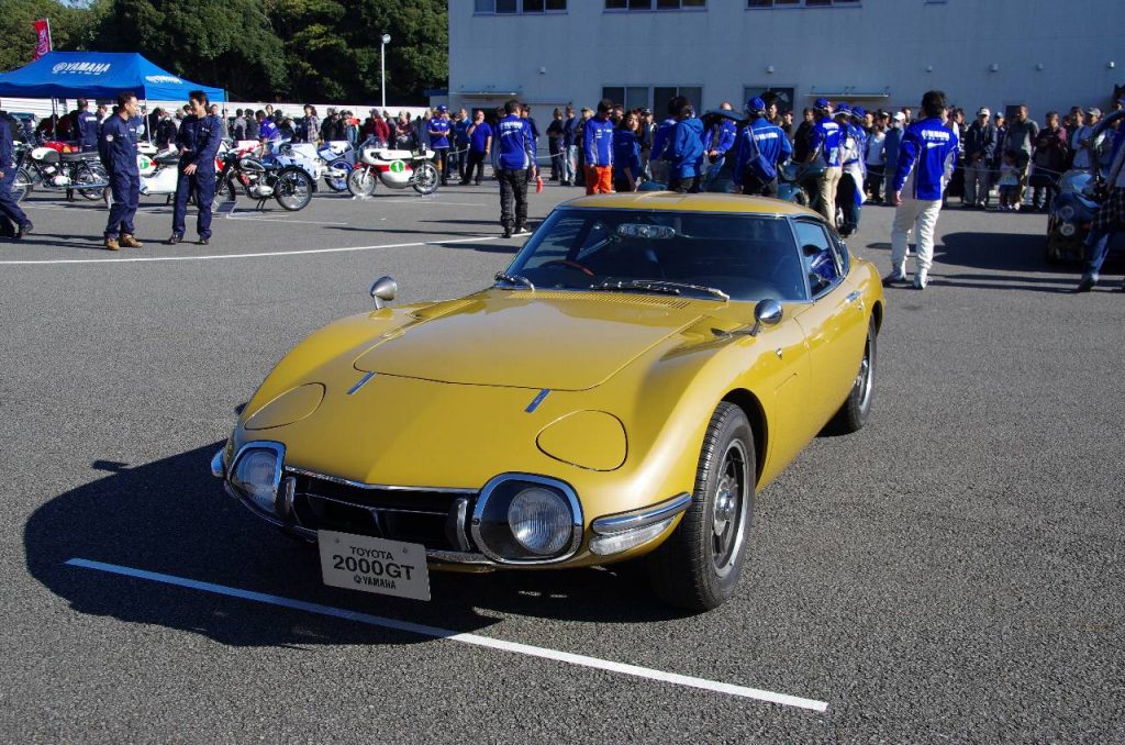 TOYOTA 2000GT