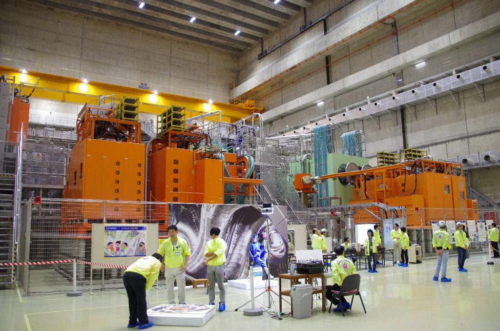 LHD (Large Helical Device)